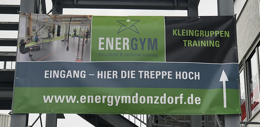 Mehr über den Artikel erfahren ENERGYM-Outdoor-Banner-Treppe